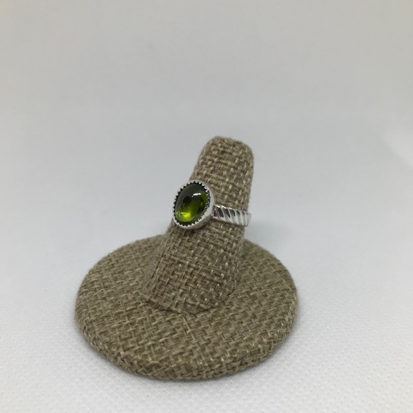 3.95Ct Peridot Ring Handmade - Picture 3 of 4